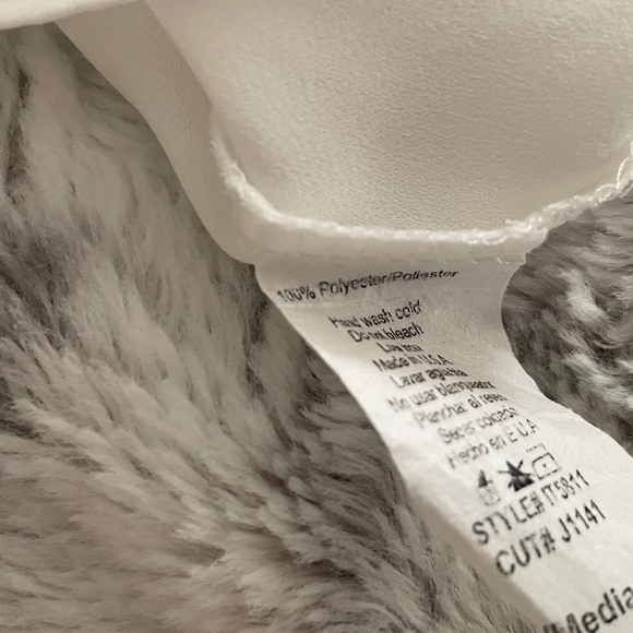 VOXX  New York white blouse, size L - Picture 5 of 5